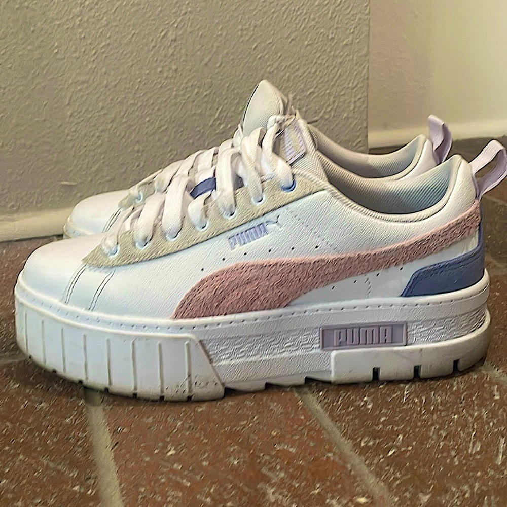 8.5 Women’s shoes